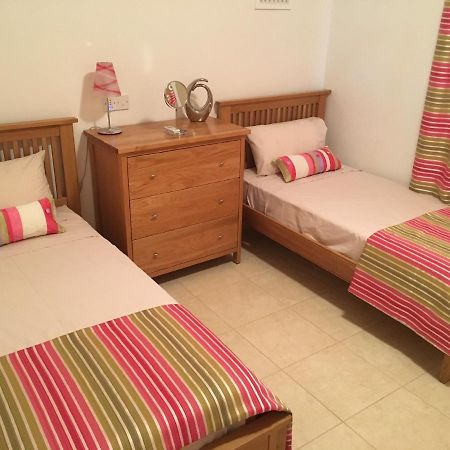 Excellent 2 Bed Apartment Mandria  Extérieur photo