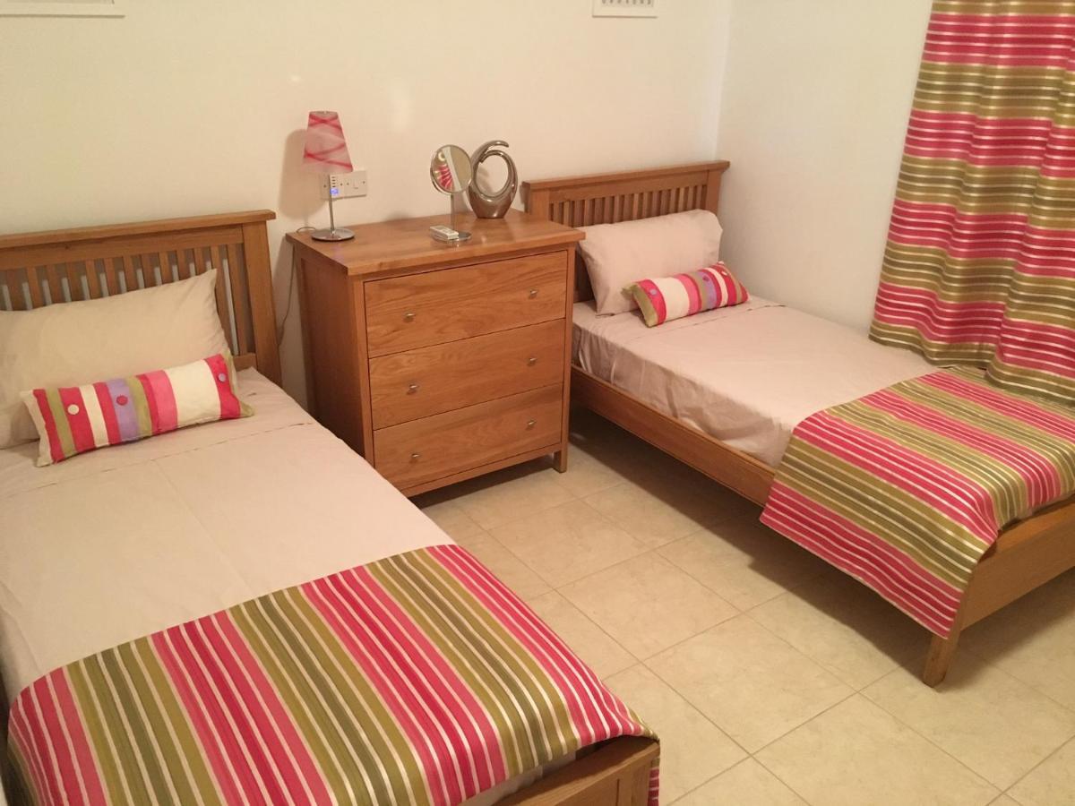 Excellent 2 Bed Apartment Mandria  Extérieur photo